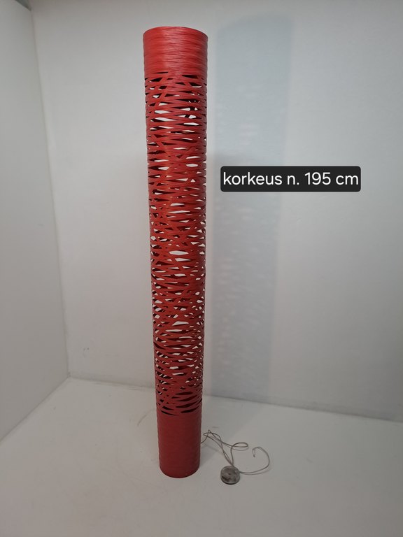 Punainen lattiavalaisin Foscarini Tress Grande