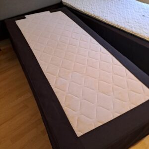 90 cm leveä sänky