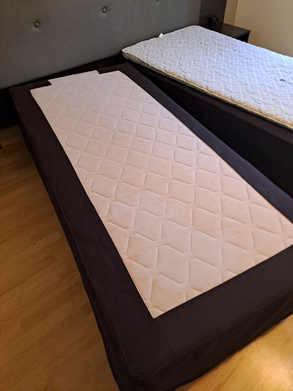 90 cm leveä sänky
