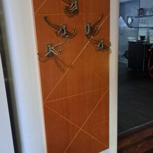 Takkinaulakko, 5 naulakkoa levyssä